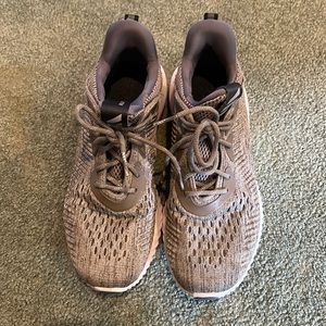 Adidas bounce sneakers
